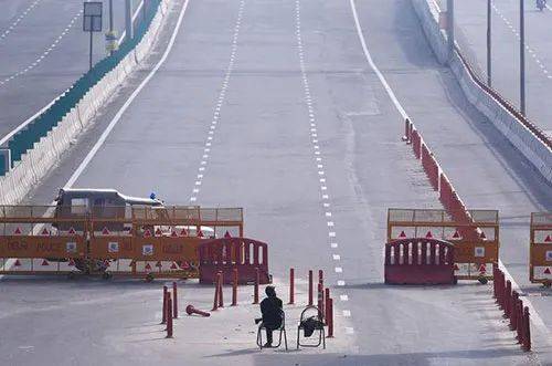 3月23日，“封城”时的印度新德里。