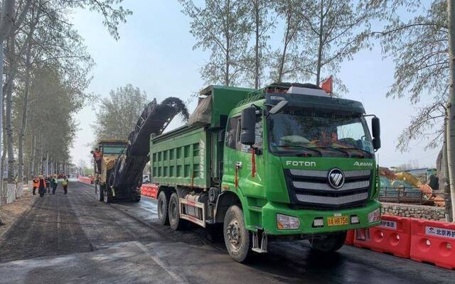 京青线延庆北段路面开工大修 连接17个村及多个景区