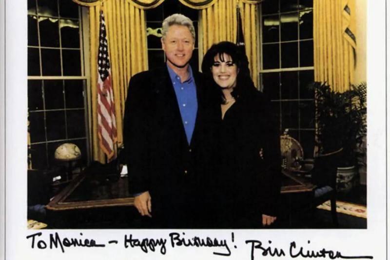 美国前总统克林顿曾在与莱温斯基的合影照片上送上生日祝福