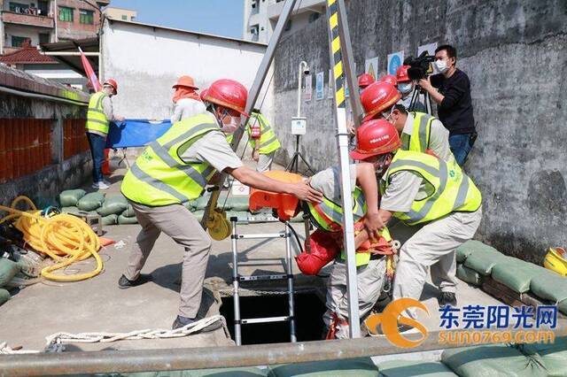 雨水倒灌，工人被困暗涵？别慌！真相来了