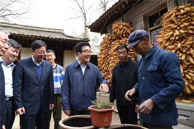 林铎在天水市调研指导脱贫攻坚工作