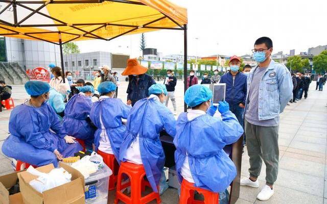 武汉抽样百个社区1.1万人查无症状感染者，一周出结果