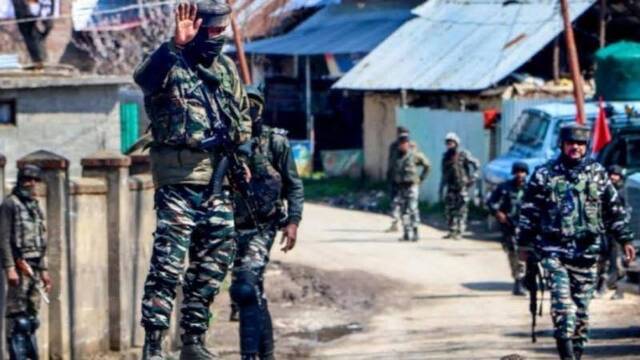 印度军警遭武装分子袭击已致3名准军事部队士兵丧生