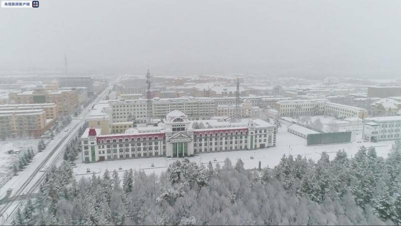 黑龙江多地出现雨雪天气 气象台发布暴雪红色预警