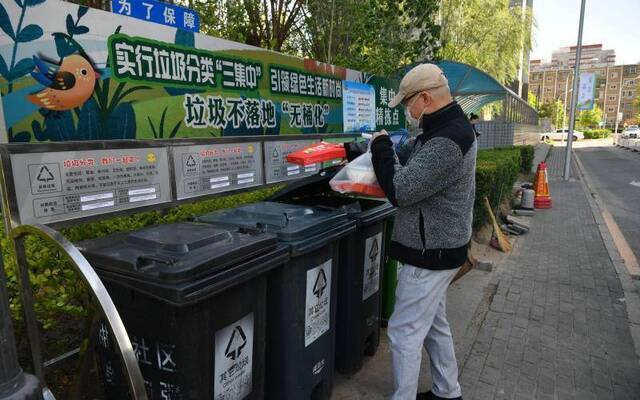 朝阳区有小区垃圾定时定点投放 “苍蝇蚊子不乱飞了”