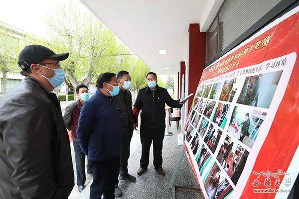 西藏大学党员先锋队在学生食堂一线开展疫情防控工作