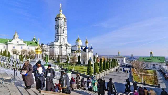 东欧最大的修道院暴发疫情，乌克兰警方封锁整个城镇