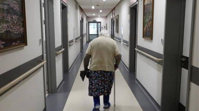美国养老院两个月死亡破万，美媒：成疫情下最可怕的地方