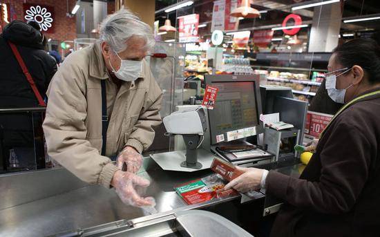 法国政府可能会通过超市发放口罩（巴黎人报）