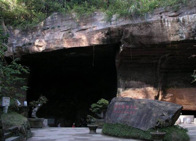 黄山旅游去年净利降四成，游客量增幅止跌回升