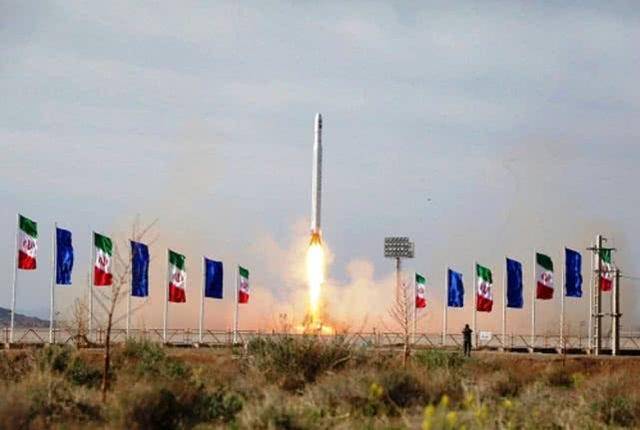 蓬佩奥指责伊朗发射卫星表明其渴望拥有核武器，呼吁国际干预
