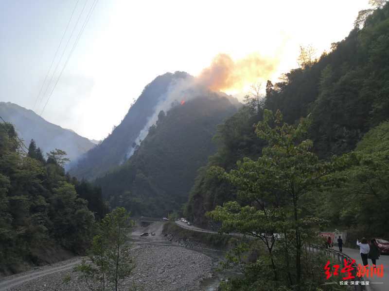 四川安州千佛山山火已被初步控制 暂无人员伤亡