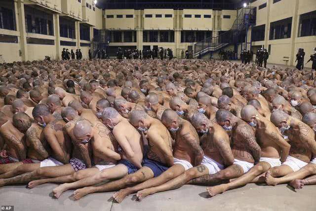 萨尔瓦多单日命案创新高，监狱被封锁，数百囚犯人挤人坐地上