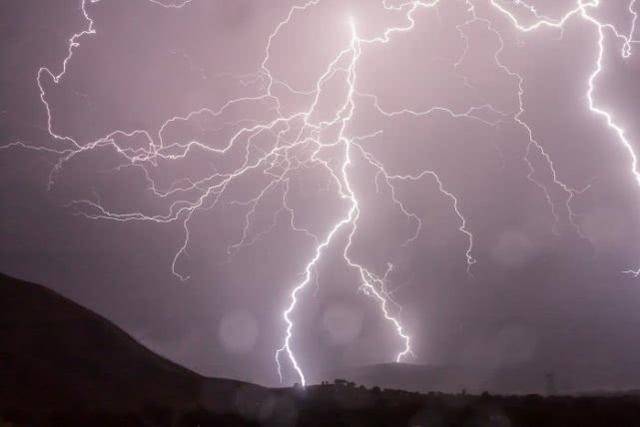 印度东部发生雷暴大雨，十多人遭雷电袭击死亡