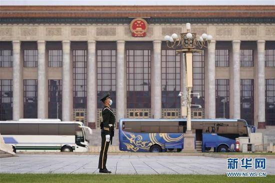 ▲这是4月29日在北京天安门广场拍摄的人民大会堂。新华社记者邢广利摄