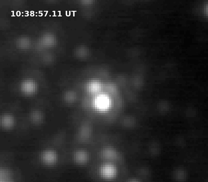 2019年5月，人马座A爆发了一次巨大的耀光，这是由凯克望远镜拍摄的红外图像