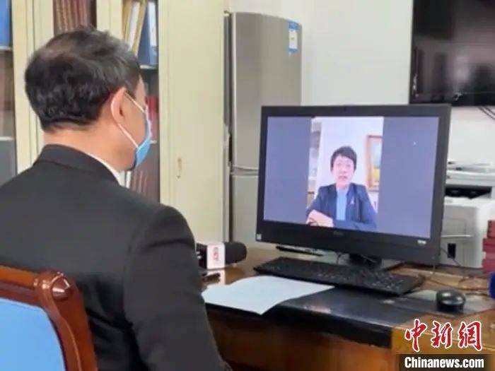 乔杰院士(电脑屏幕中)与杨宝峰院士视频连线黑龙江省委宣传部供图