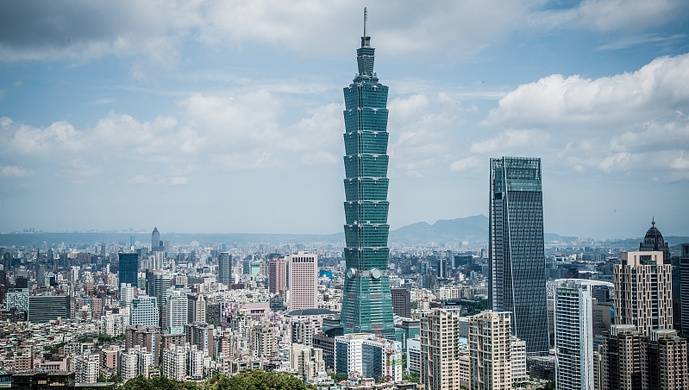 台湾匠人2 “破冰之旅”时，国民党主席连战把这位匠人的作品回赠北大