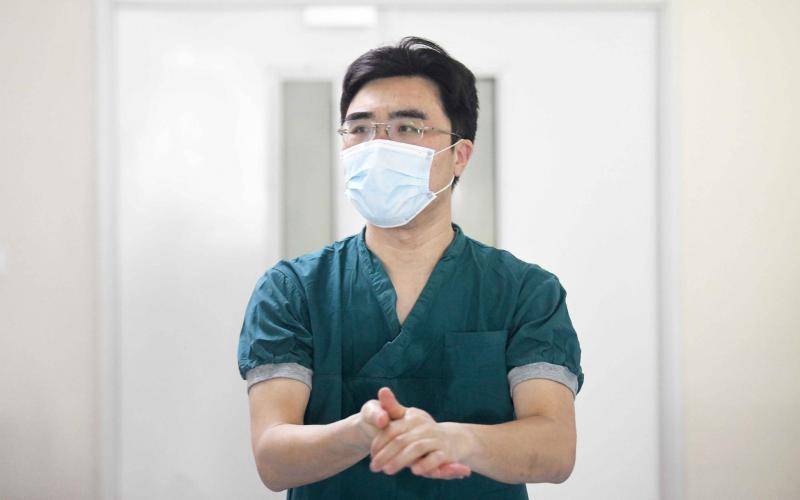 ICU医生刘壮：在武汉，挑起一个人的“战时医务处”
