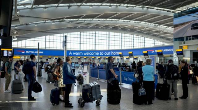 英国机场需引入强制防护措施 仅保持“社交距离”无法确保航空旅行安全