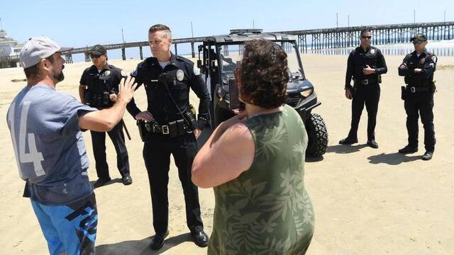 美国加州允许橙县海滩重新开放