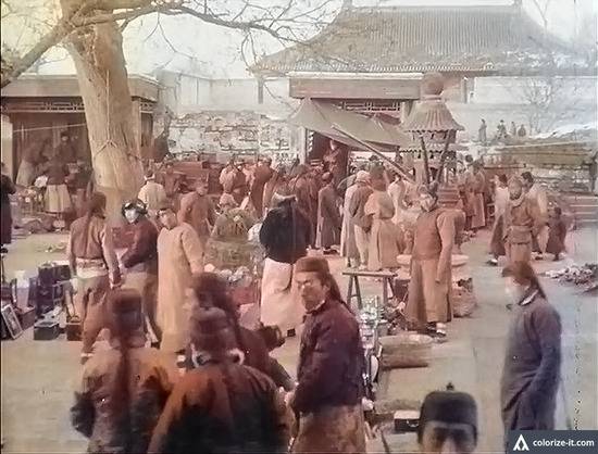 远在纽约的北京小伙 用AI修复了100年前的北京老影片