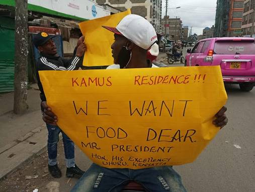肯尼亚疫区民众街头抗议 要求政府发放救济食品