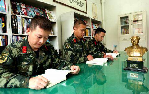 驻守在皖南山区的上海武警，如何加入到上海的全市大学习中？