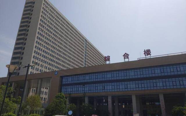 溧阳闷死老人保姆：曾是医院黑护工，住在车库改建房内