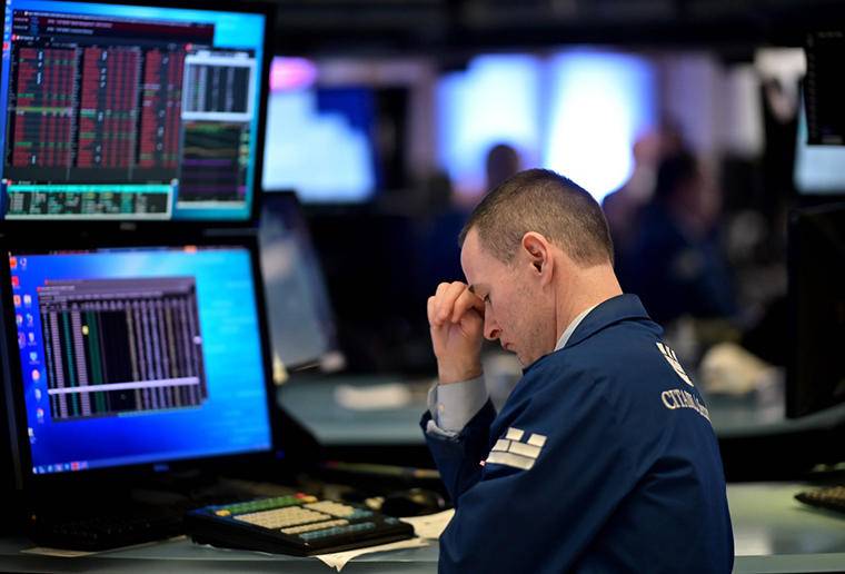 2月24日，纽约股市三大股指大幅下跌。图据新华社