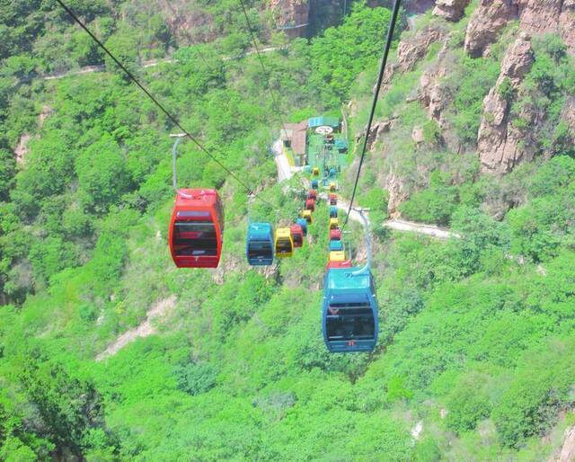 幽深峡谷、腾空高台，在京郊石林峡感受夏日清凉