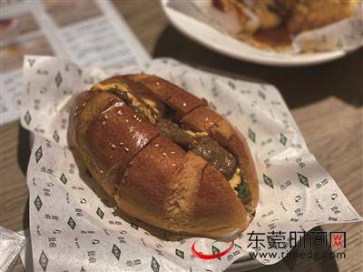 记者探店南城人气茶餐厅：沙爹牛肉炒蛋松包 触动舌尖上的味蕾