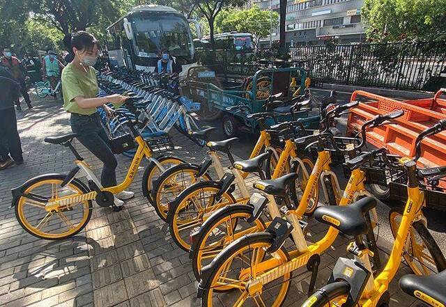 今起早晚高峰可免费骑半小时共享单车 组图