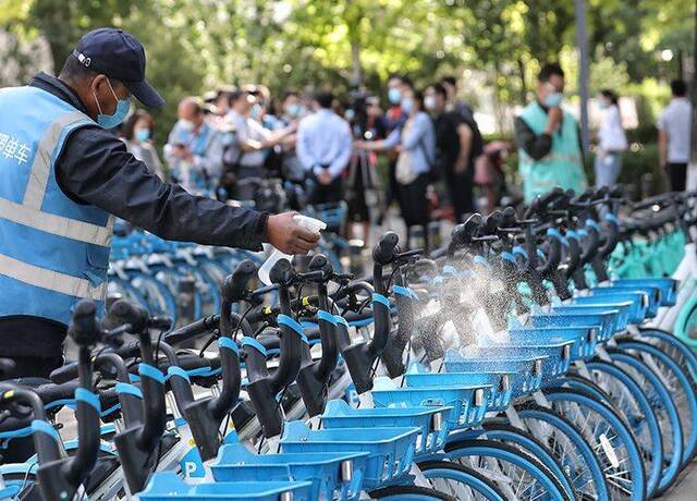 今起早晚高峰可免费骑半小时共享单车 组图