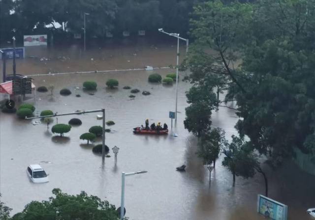 刷新东莞历史纪录的暴风雨中，这些画面让人感动…