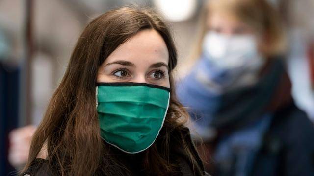 加拿大科研人员“最新发现”：布口罩可能有助于阻挡新冠病毒传播