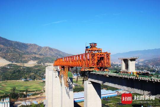 成昆铁路复线改造工程米易至攀枝花段今日通车(图)