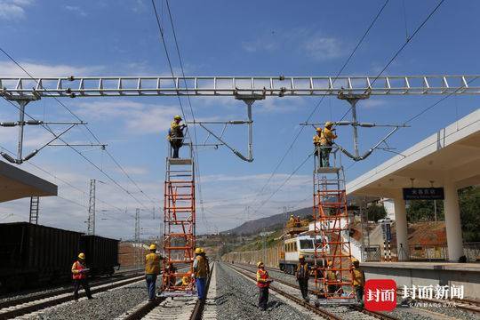 成昆铁路复线改造工程米易至攀枝花段今日通车(图)