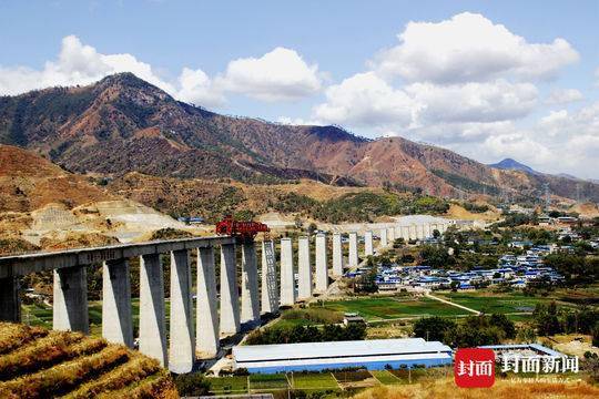 成昆铁路复线改造工程米易至攀枝花段今日通车(图)