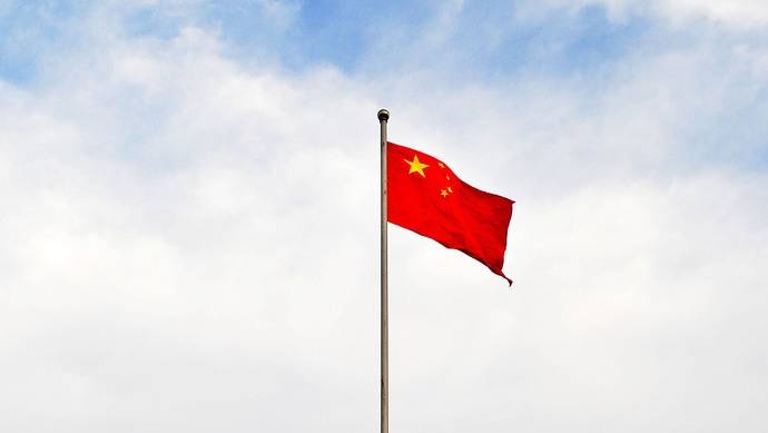 今天，上海解放71周年，一起来看人民广场升旗仪式