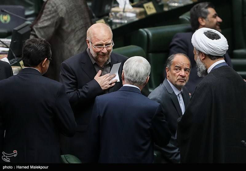 前德黑兰市长卡利巴夫当选伊朗新一届议长