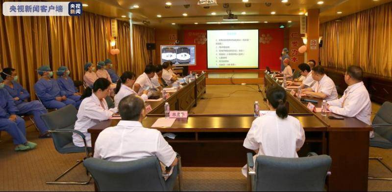 钟南山院士宣布广州最后一例新冠肺炎危重症患者达到出院标准