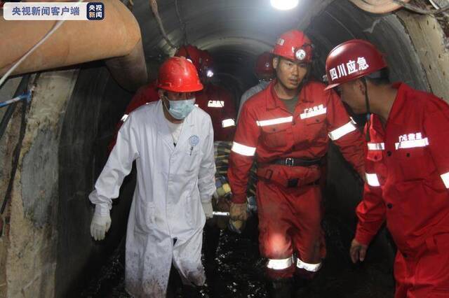 四川一处在建隧道垮塌 经176小时营救被困3人全获救