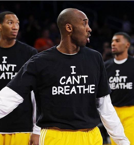 科比曾在2014年身穿“I Can’t Breathe”的T恤，抗议暴力执法问题。