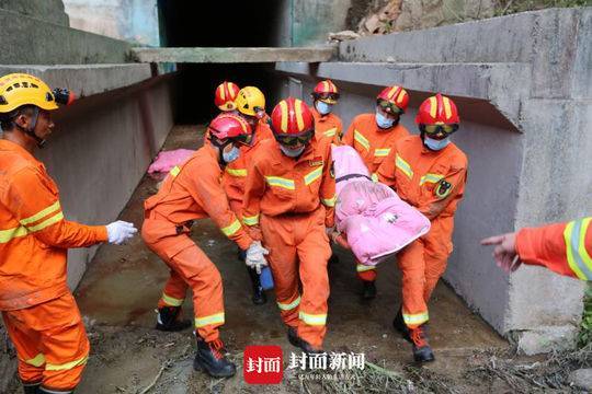 云南水电站疑似爆炸：泄洪洞内抬出3人 其中2人遇难