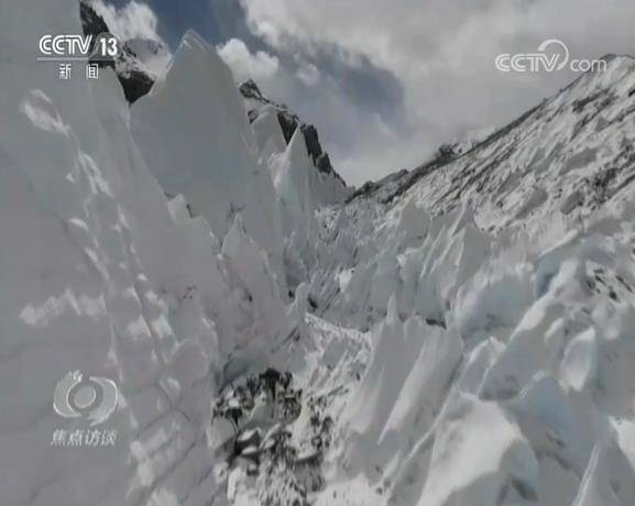 一波三折冲顶第一高峰 高程测量登山队如何为珠峰量身高？