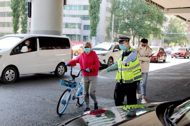 黑龙江哈市交警集中治理非机动车 以下行为全罚！