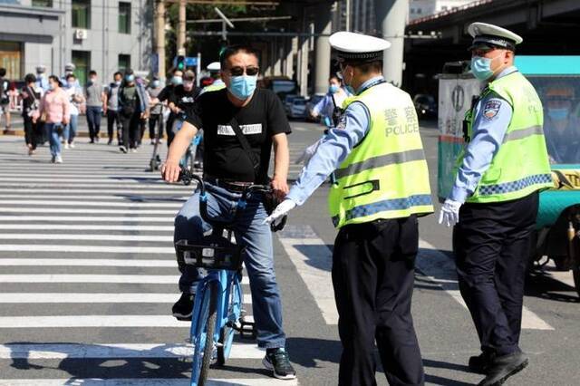 黑龙江哈市交警集中治理非机动车 以下行为全罚！