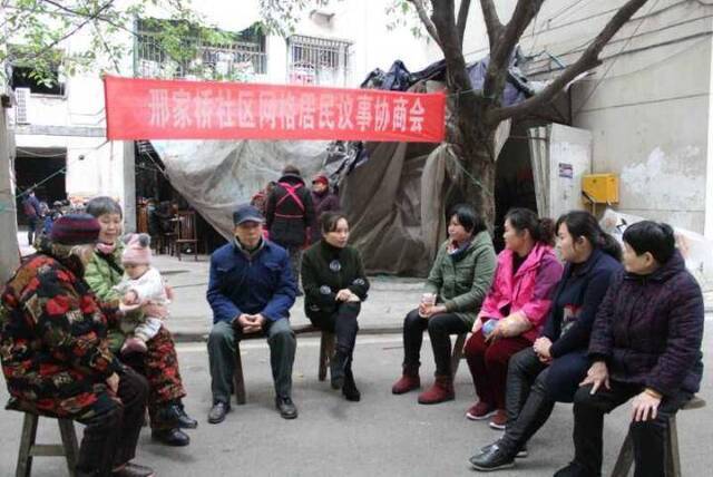 完善住房保障体系、确保医疗机构“三建好” 重庆这样保障基本民生