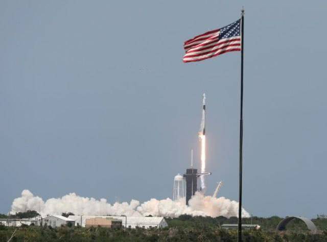 俄航天局祝贺美载人飞船发射成功，马斯克用俄语回复